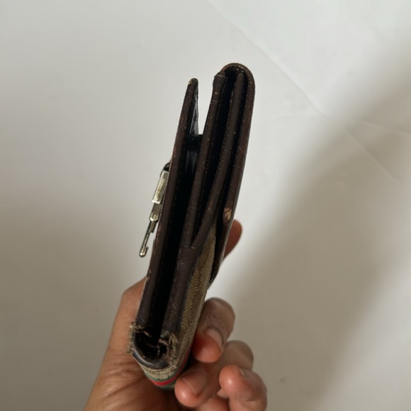 Vintage Gucci wallet - Picture 10 of 16